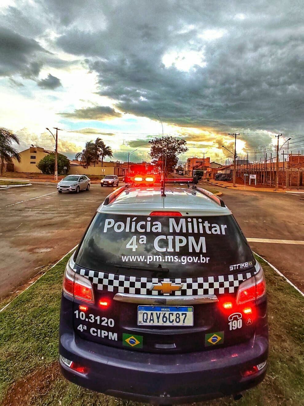 Imagem de compartilhamento para o artigo PM de Chapadão do Sul prende mulher após tentativa de golpe em uma agência da Caixa da MS Todo dia